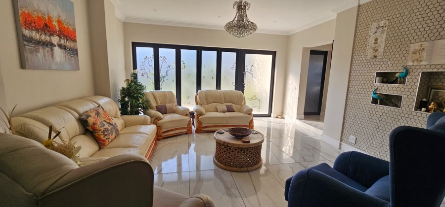 5 Bedroom Property for Sale in The Islands Estates North West